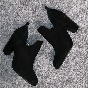 Brand new, never worn Vince Camuto booties